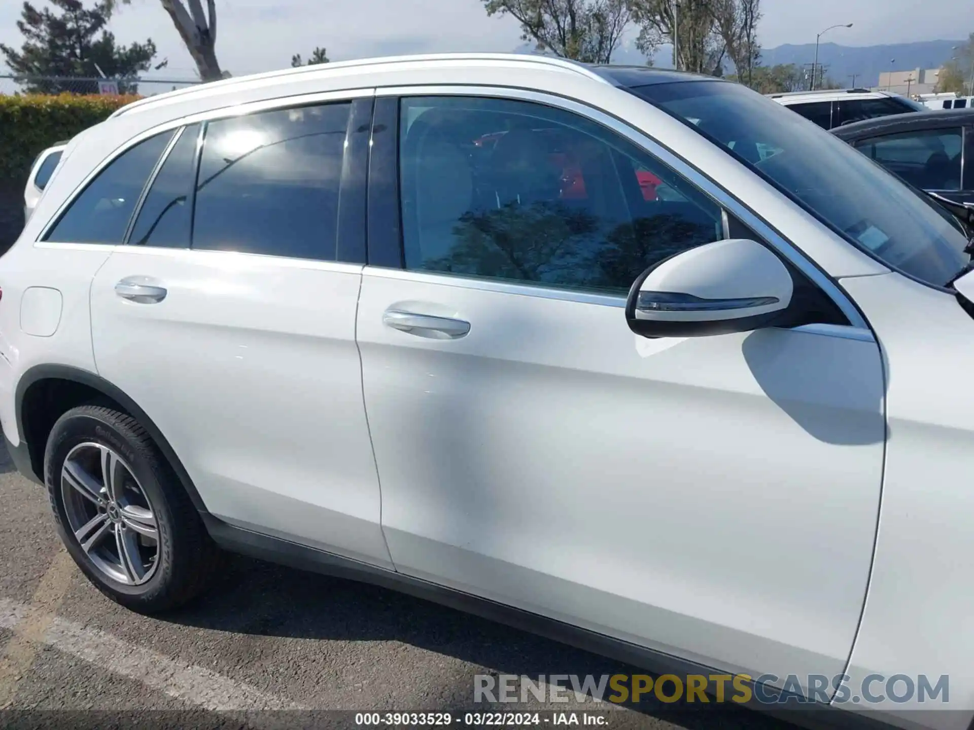 13 Photograph of a damaged car W1N0G8DB5NG036795 MERCEDES-BENZ GLC 300 2022