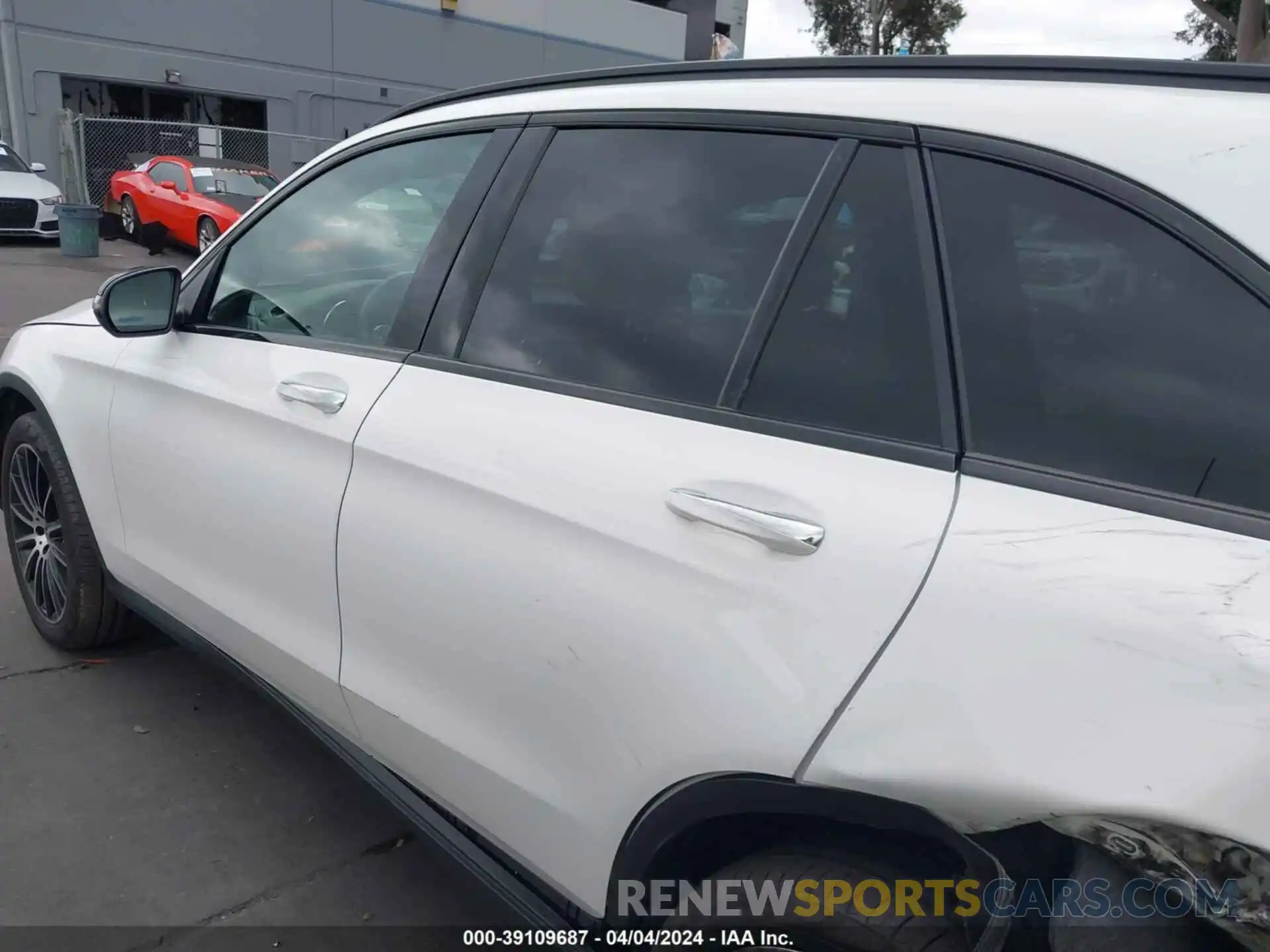 14 Photograph of a damaged car W1N0G8DB5NV398430 MERCEDES-BENZ GLC 300 2022