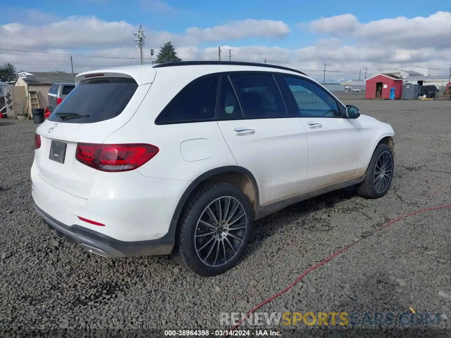 4 Photograph of a damaged car W1N0G8DB6NV398307 MERCEDES-BENZ GLC 300 2022