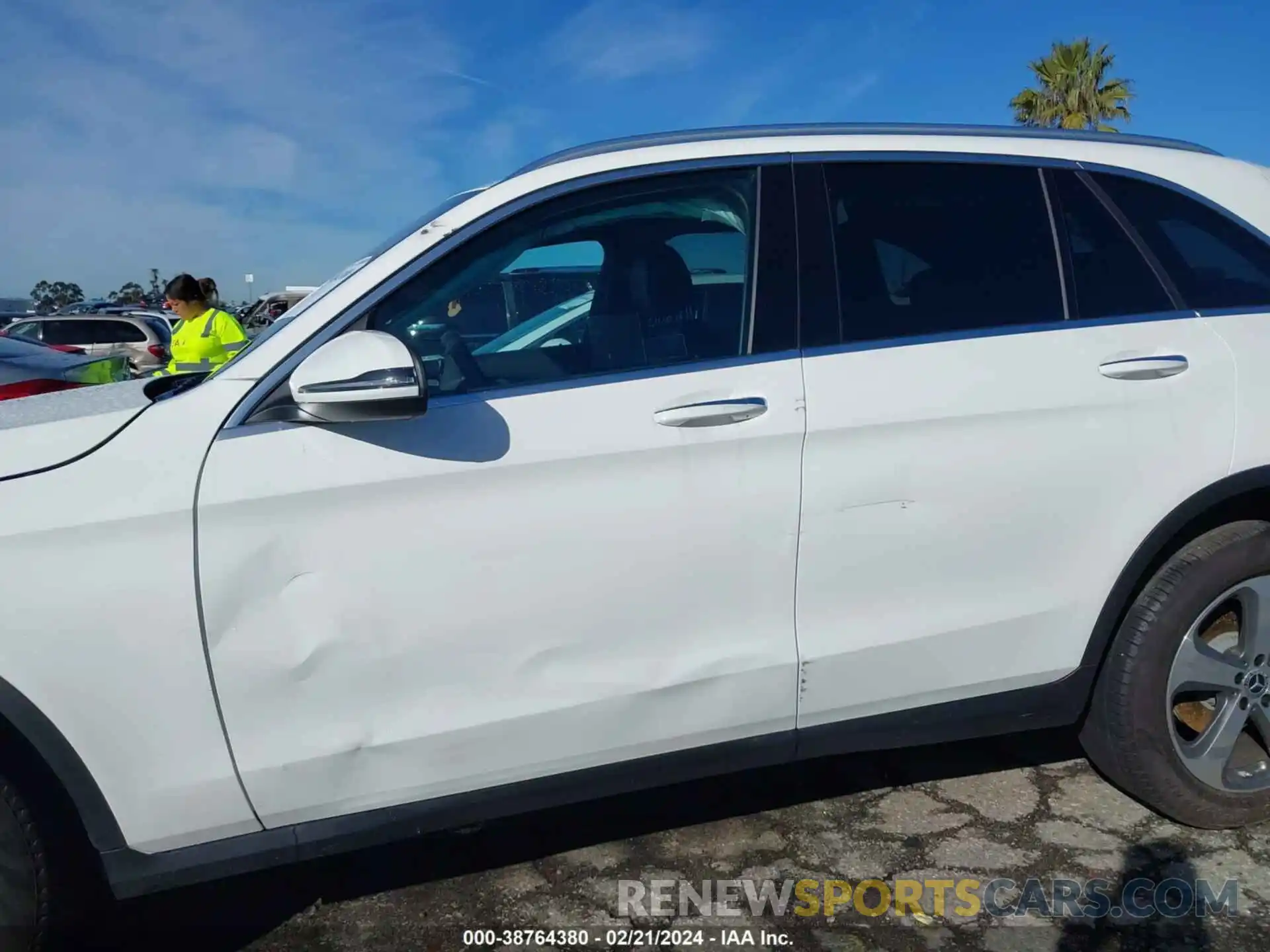 14 Photograph of a damaged car W1N0G8DBXNV387469 MERCEDES-BENZ GLC 300 2022