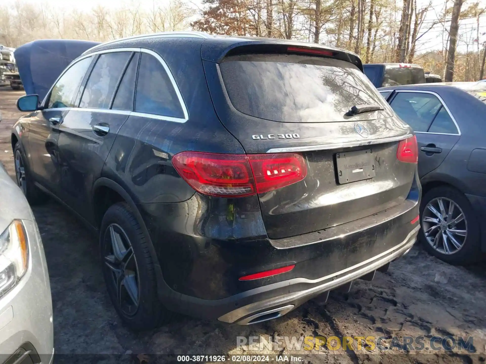 3 Photograph of a damaged car W1N0G8EB6NV330863 MERCEDES-BENZ GLC 300 2022