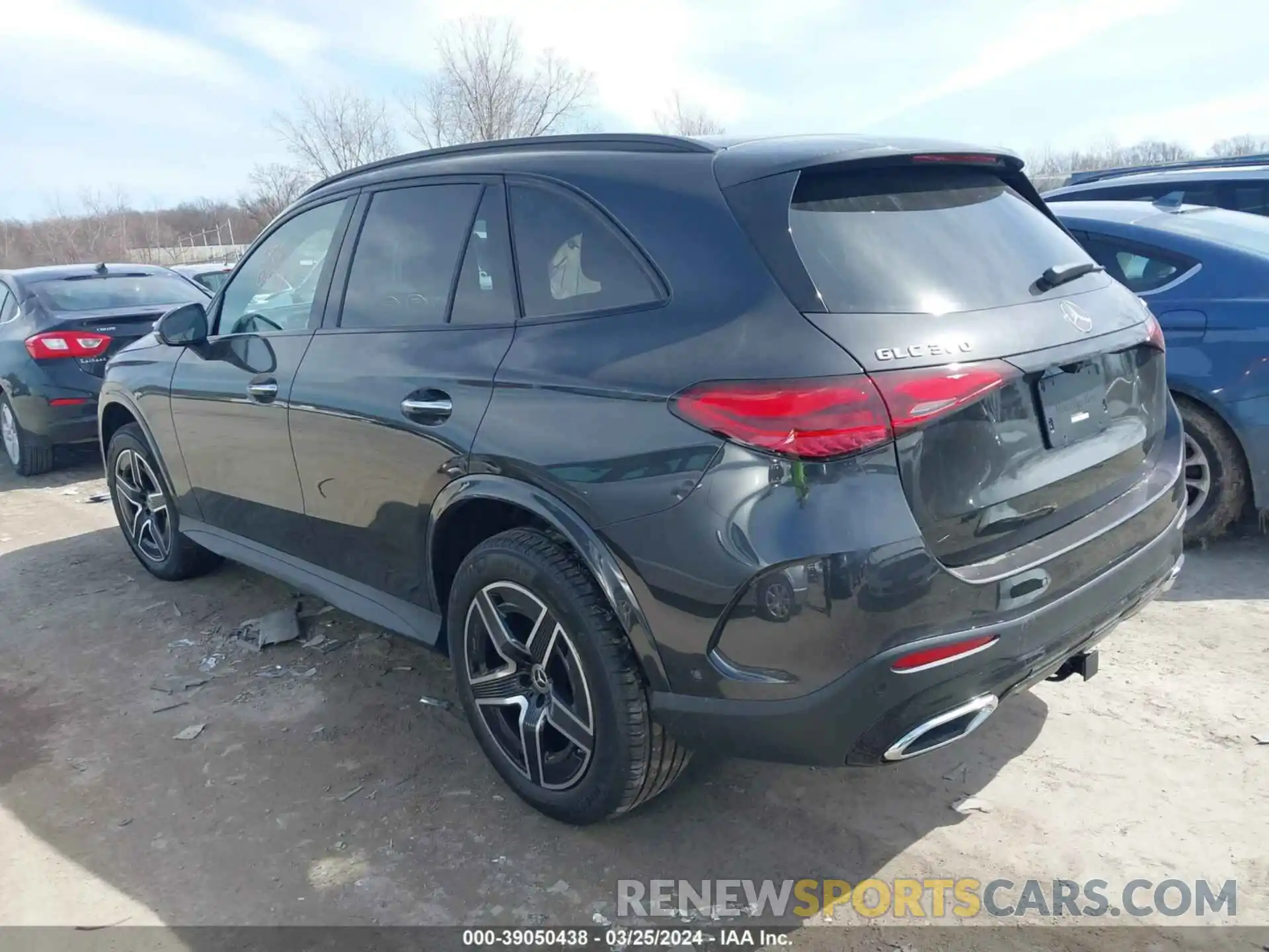 3 Photograph of a damaged car W1NKM4HB5RF115898 MERCEDES-BENZ GLC 300 2024