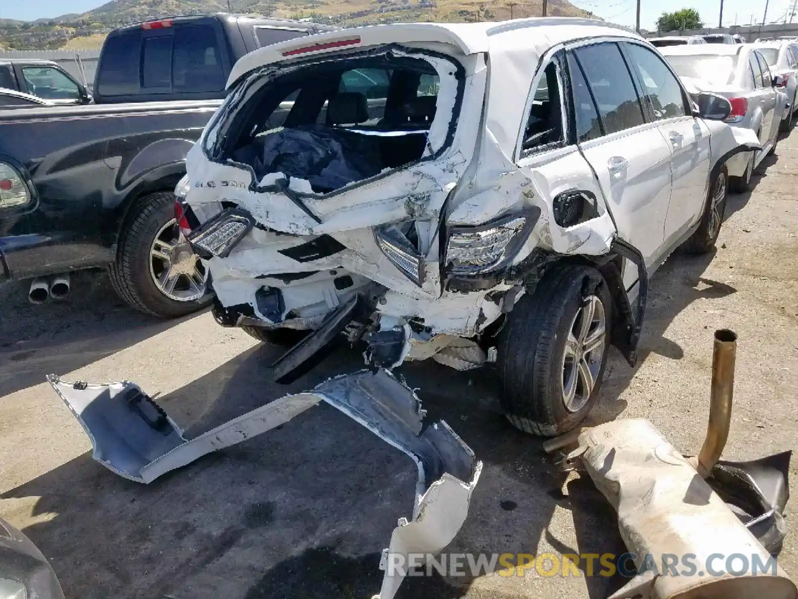 4 Photograph of a damaged car WDC0G4KB0KV153267 MERCEDES-BENZ GLC 300 4M 2019