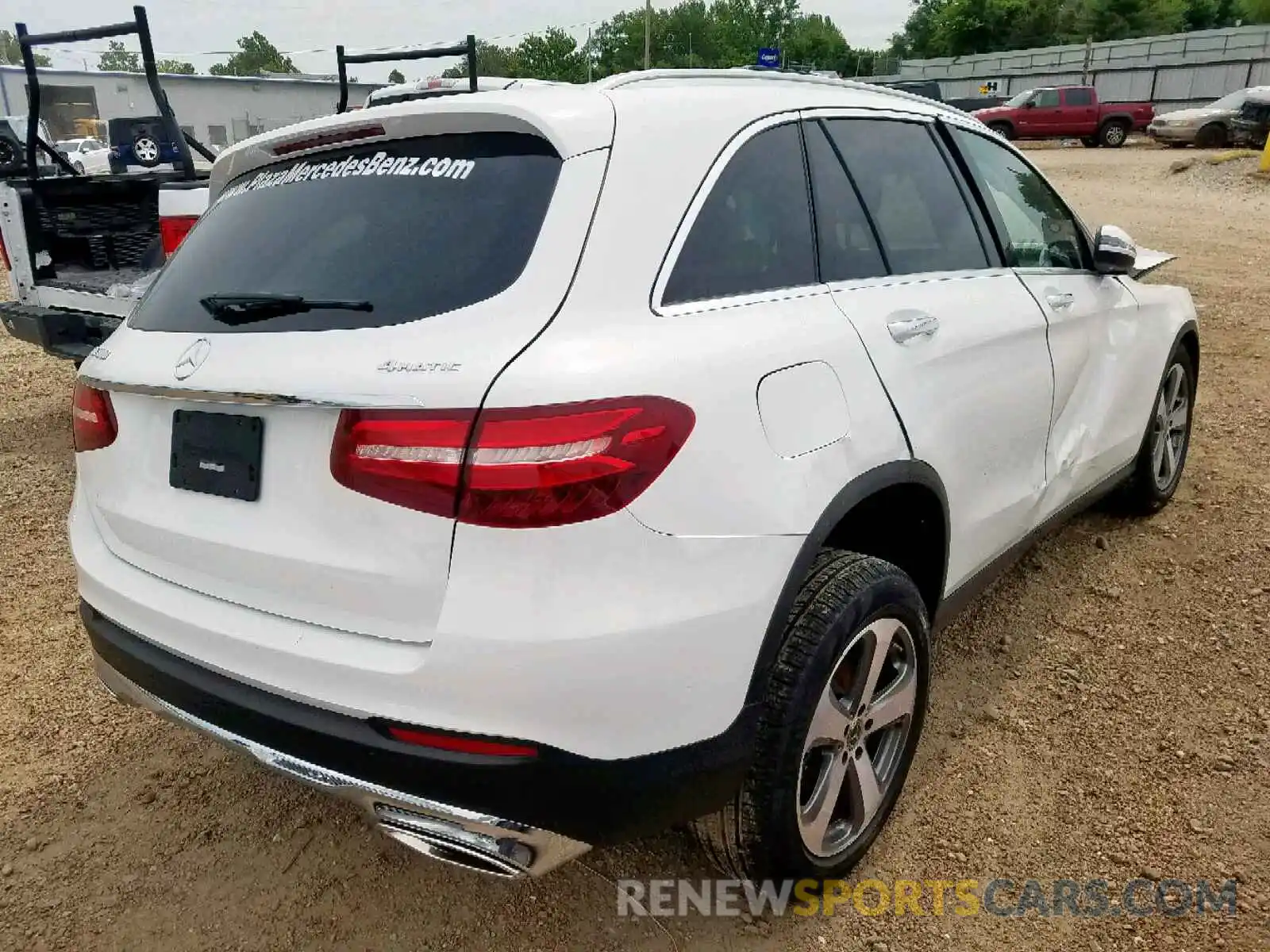 4 Фотография поврежденного автомобиля WDC0G4KB2KV182656 MERCEDES-BENZ GLC 300 4M 2019