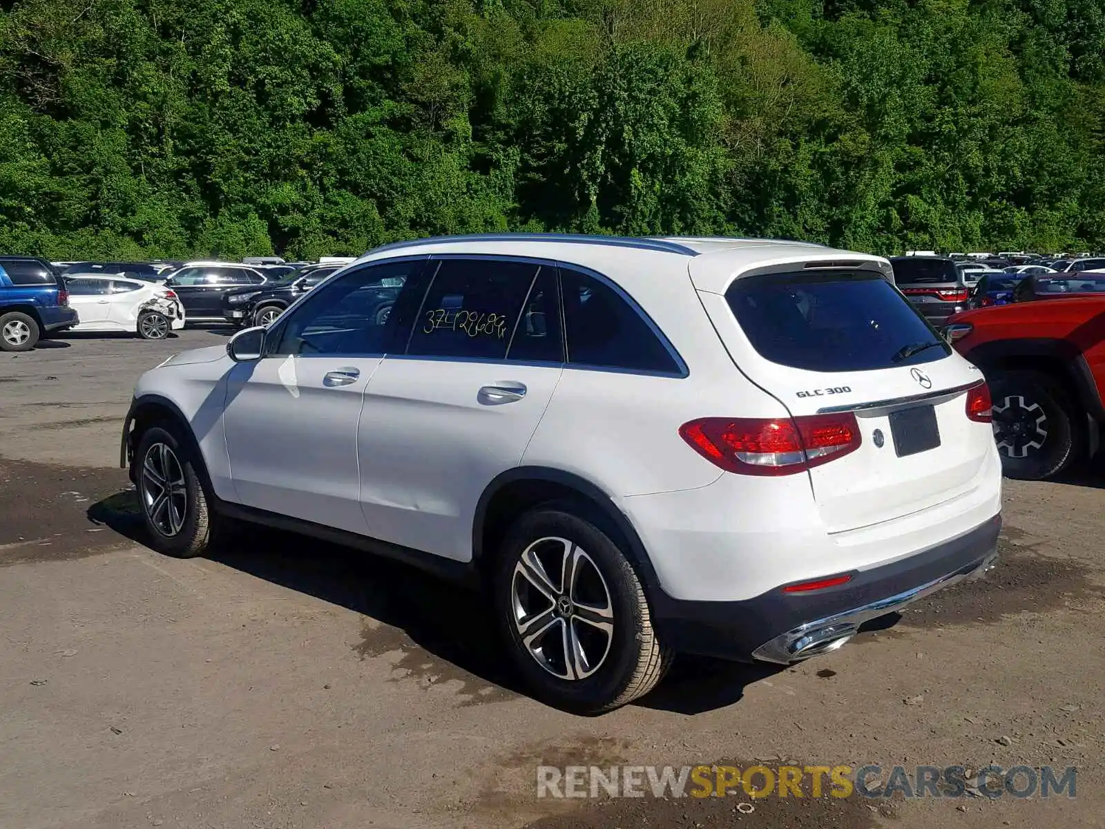 3 Photograph of a damaged car WDC0G4KB5KF506287 MERCEDES-BENZ GLC 300 4M 2019