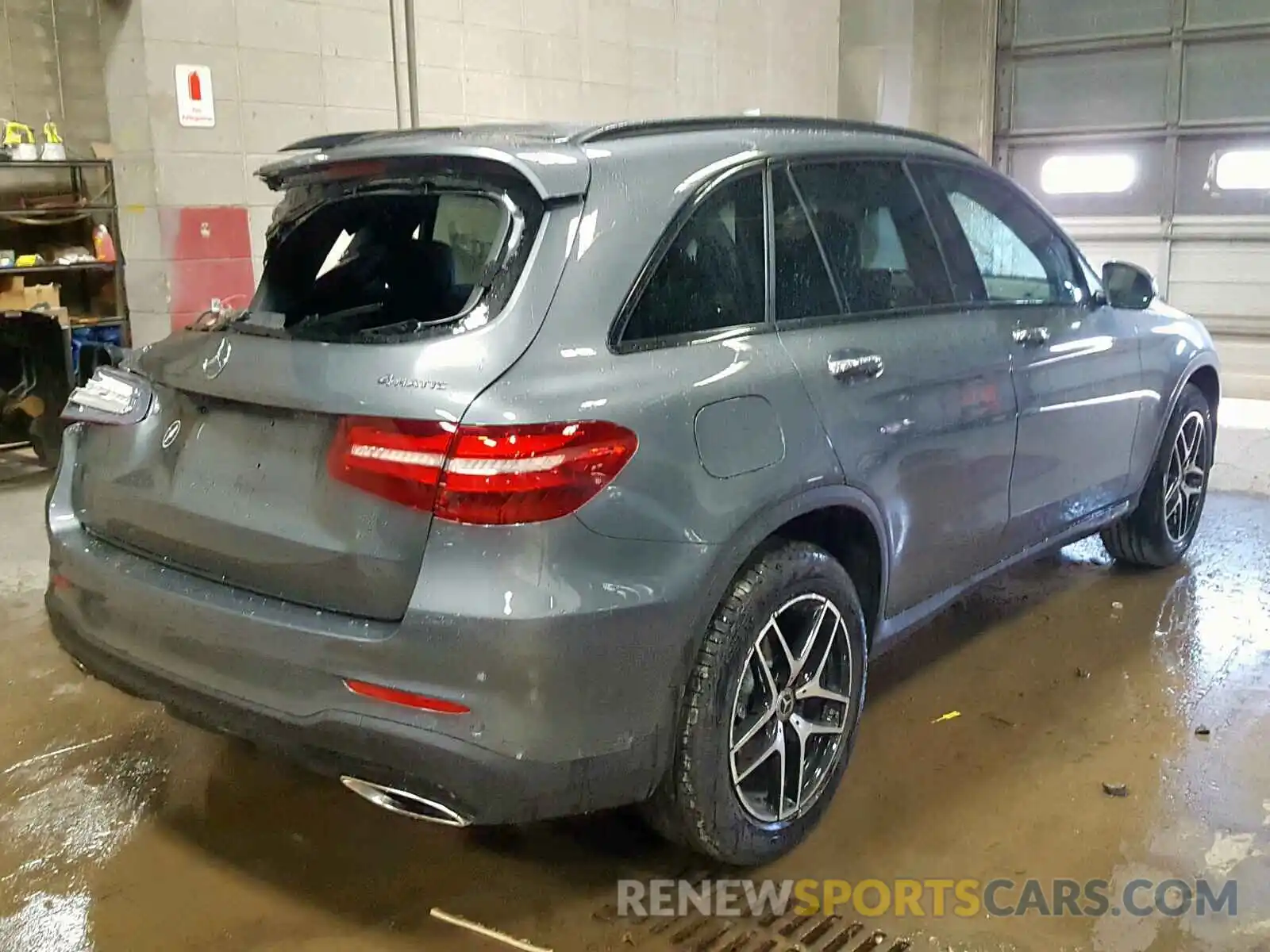 4 Photograph of a damaged car WDC0G4KB5KV174826 MERCEDES-BENZ GLC 300 4M 2019