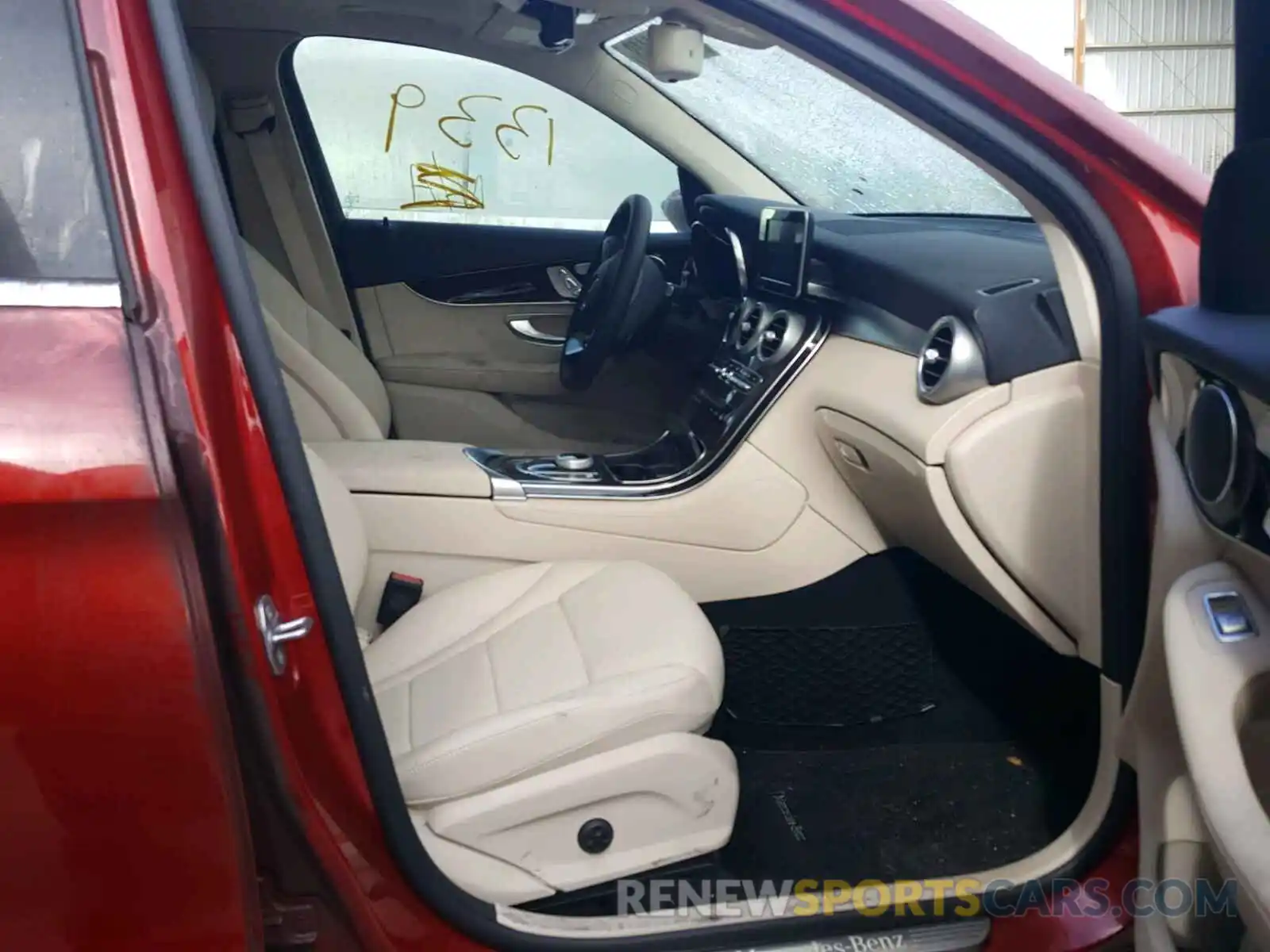 5 Photograph of a damaged car WDC0G4KB8KV127614 MERCEDES-BENZ GLC 300 4M 2019