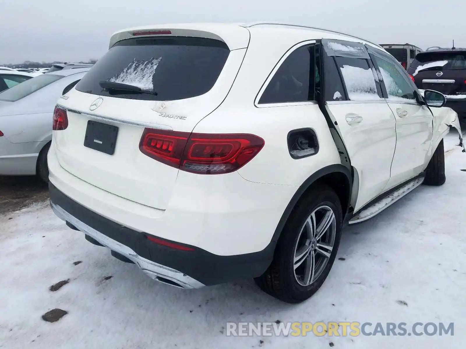 4 Photograph of a damaged car WDC0G8EB3LF690682 MERCEDES-BENZ GLC 300 4M 2020