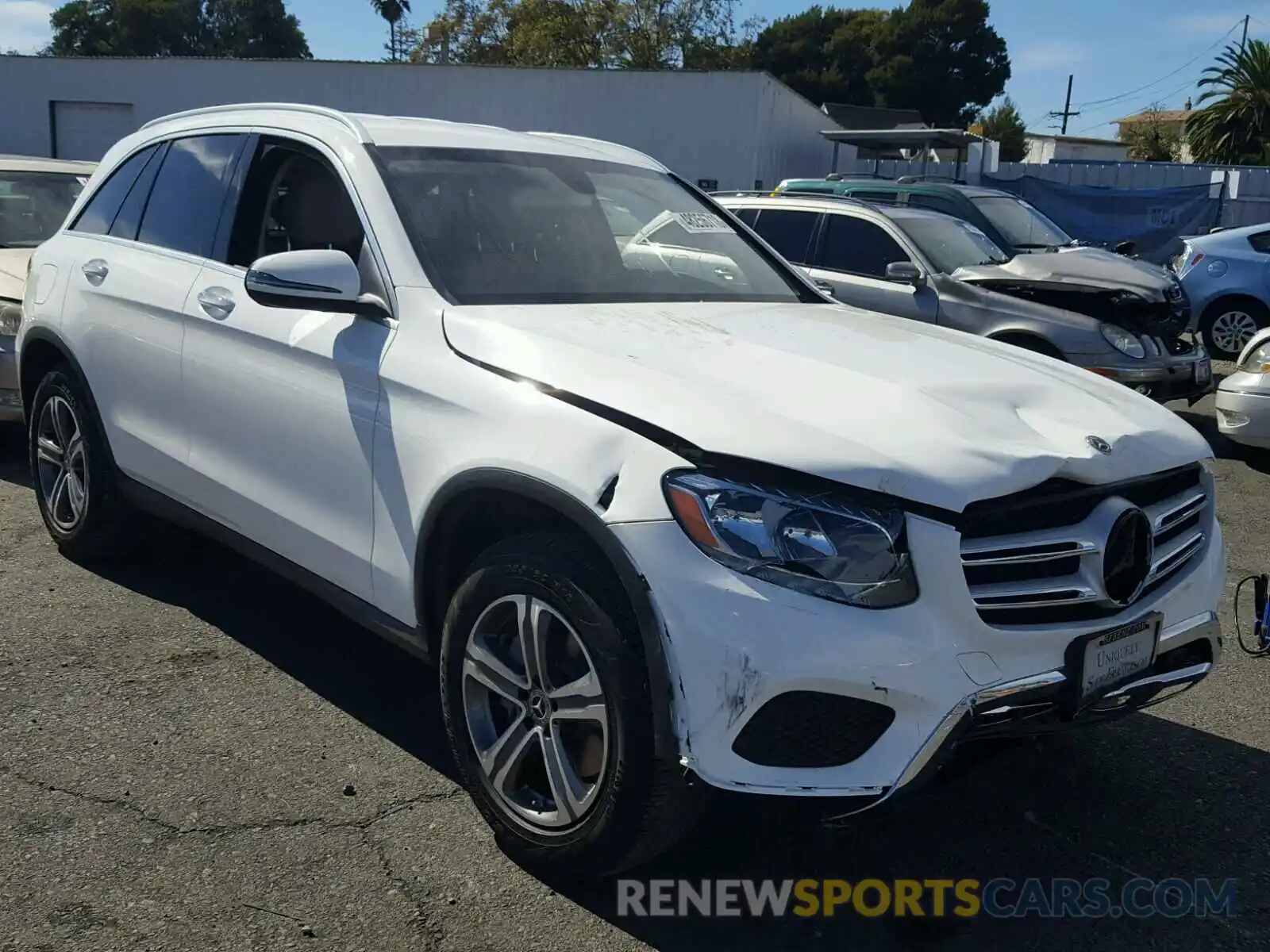 1 Photograph of a damaged car WDC0G4KB0KV124559 MERCEDES-BENZ GLC 300 4MATIC 2019