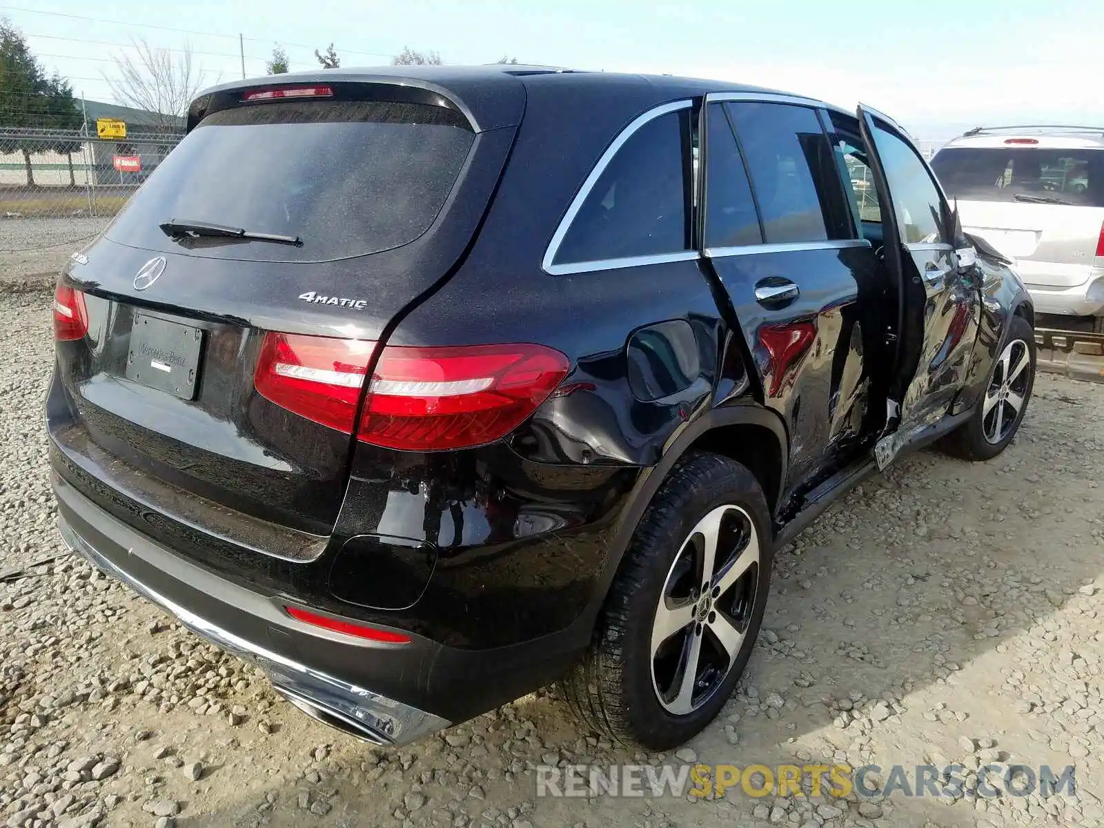 4 Фотография поврежденного автомобиля WDC0G5EB3KF556235 MERCEDES-BENZ GLC 350E 2019