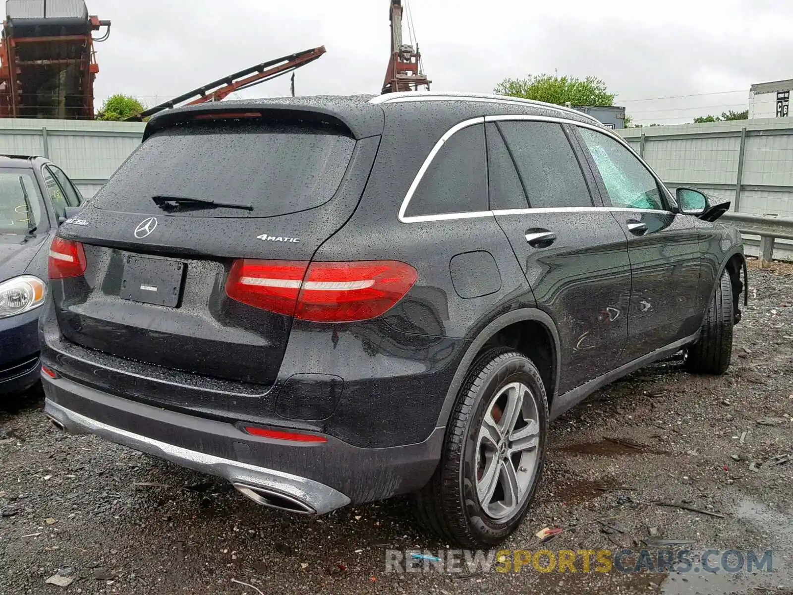 4 Photograph of a damaged car WDC0G5EB3KF562682 MERCEDES-BENZ GLC 350E 2019