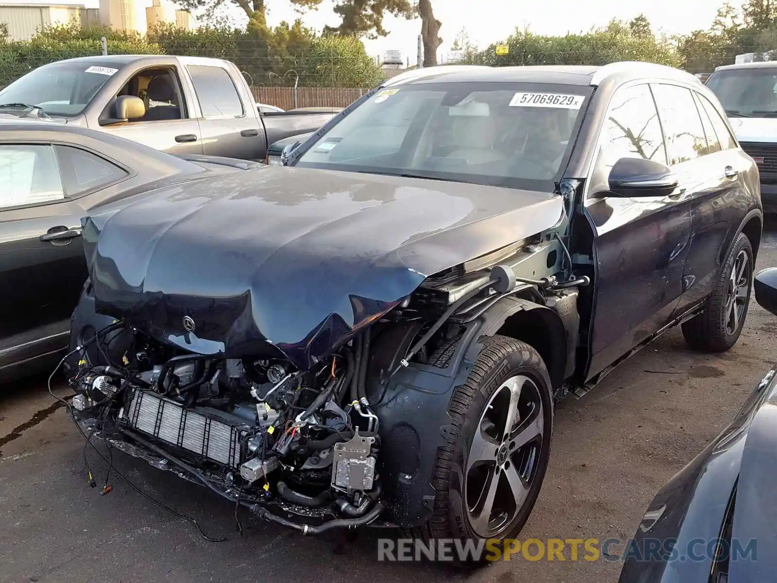 2 Photograph of a damaged car WDC0G5EB4KF601649 MERCEDES-BENZ GLC 350E 2019