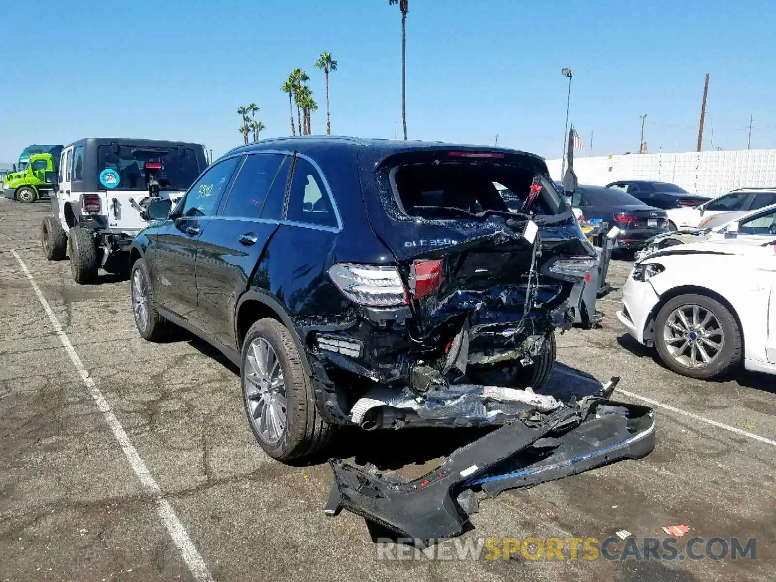 3 Photograph of a damaged car WDC0G5EB8KF567828 MERCEDES-BENZ GLC 350E 2019