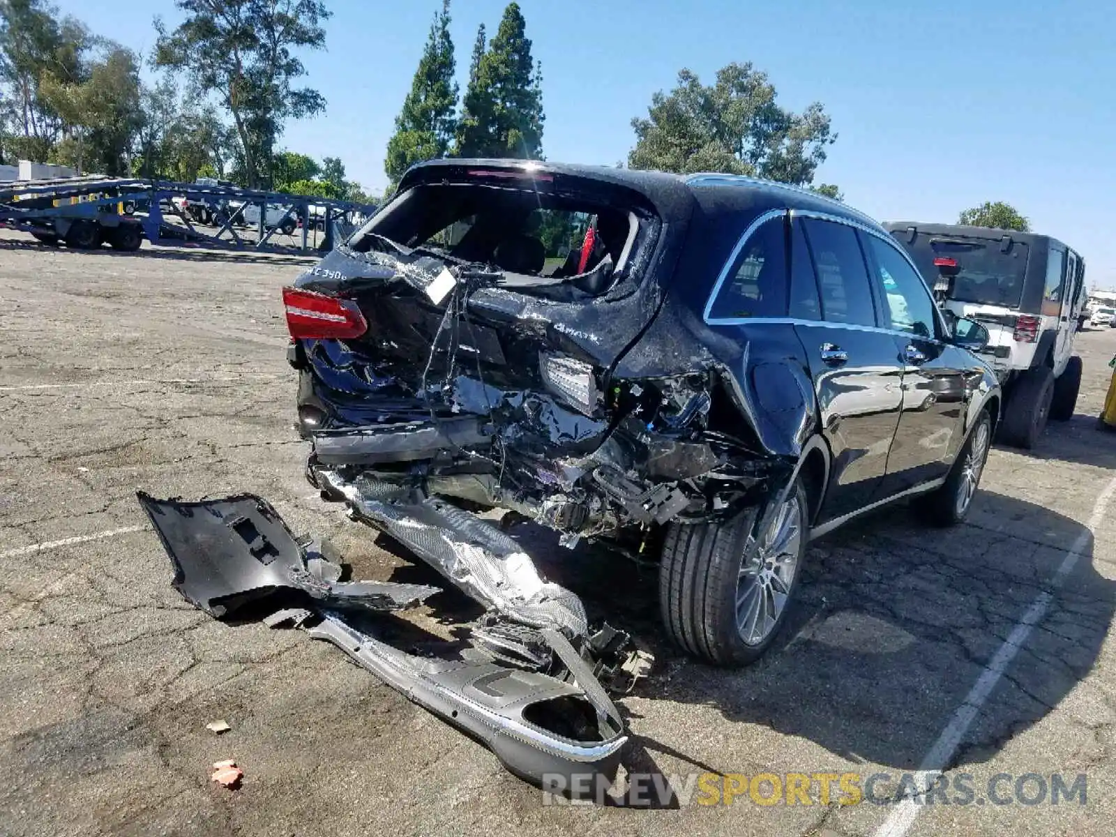 4 Photograph of a damaged car WDC0G5EB8KF567828 MERCEDES-BENZ GLC 350E 2019