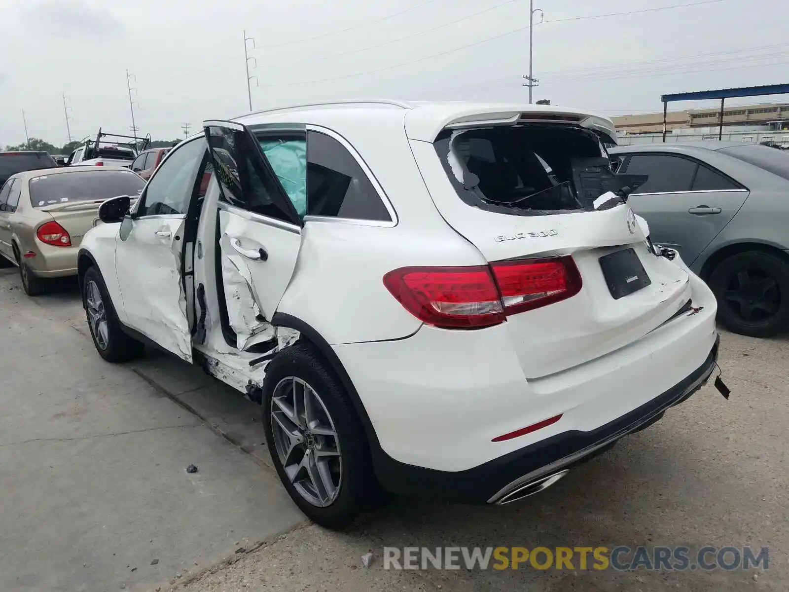 3 Photograph of a damaged car WDC0G4JB0KF600725 MERCEDES-BENZ GLC-CLASS 2019