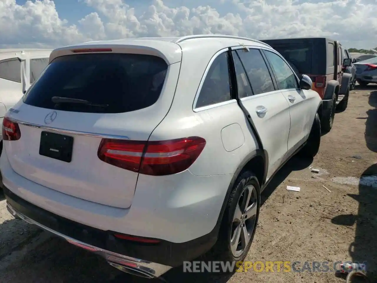 4 Photograph of a damaged car WDC0G4JB1KF569727 MERCEDES-BENZ GLC-CLASS 2019