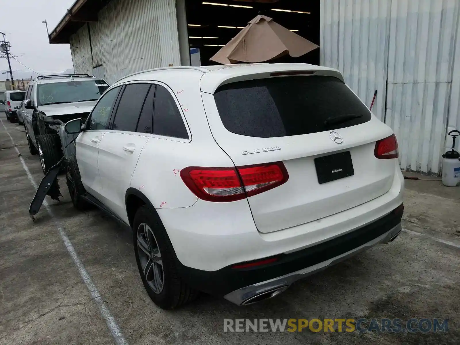 3 Photograph of a damaged car WDC0G4JB1KF592585 MERCEDES-BENZ GLC-CLASS 2019