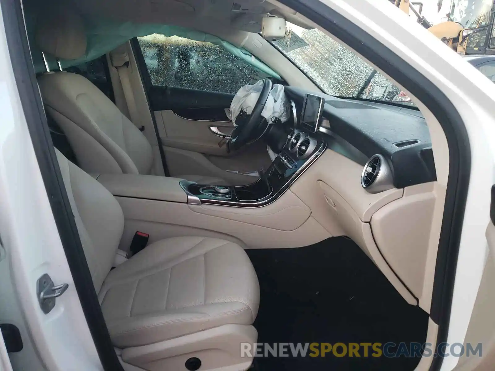 5 Photograph of a damaged car WDC0G4JB1KV139766 MERCEDES-BENZ GLC-CLASS 2019