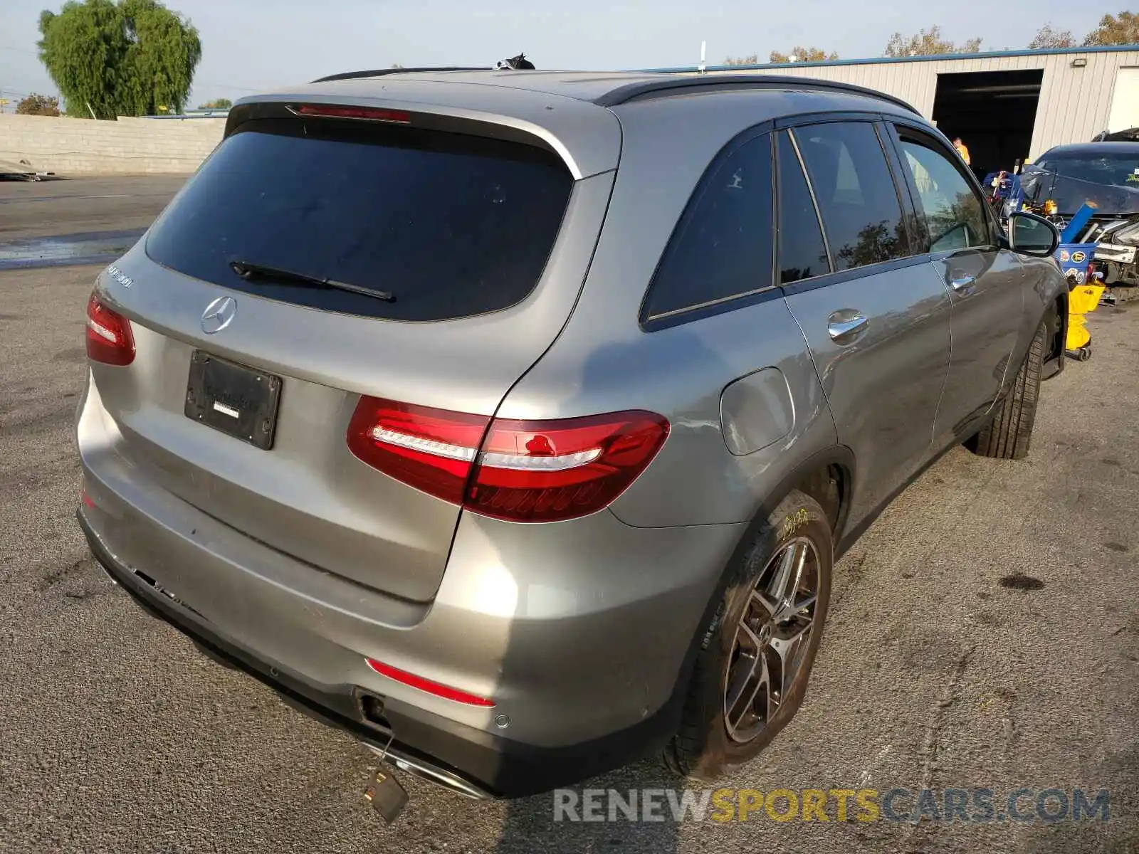 4 Photograph of a damaged car WDC0G4JB1KV151710 MERCEDES-BENZ GLC-CLASS 2019