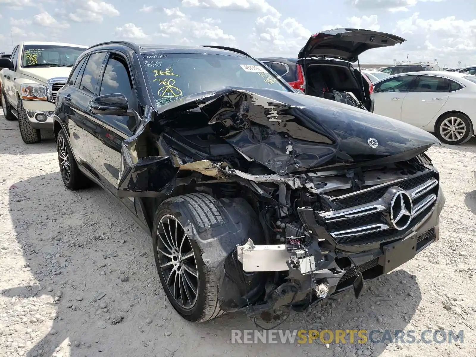 1 Фотография поврежденного автомобиля WDC0G4JB2KV138870 MERCEDES-BENZ GLC-CLASS 2019