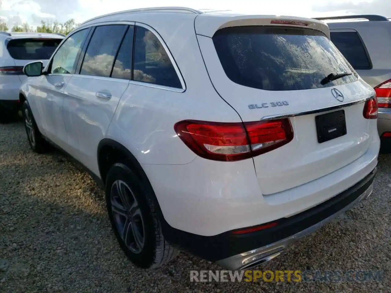 3 Photograph of a damaged car WDC0G4JB3KF541556 MERCEDES-BENZ GLC-CLASS 2019