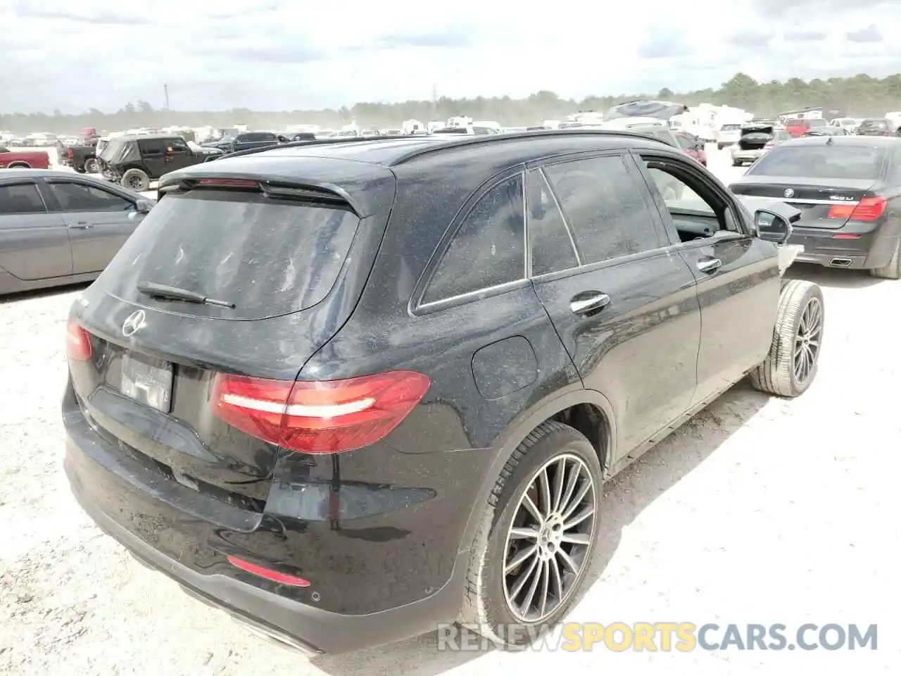 4 Photograph of a damaged car WDC0G4JB3KF596010 MERCEDES-BENZ GLC-CLASS 2019