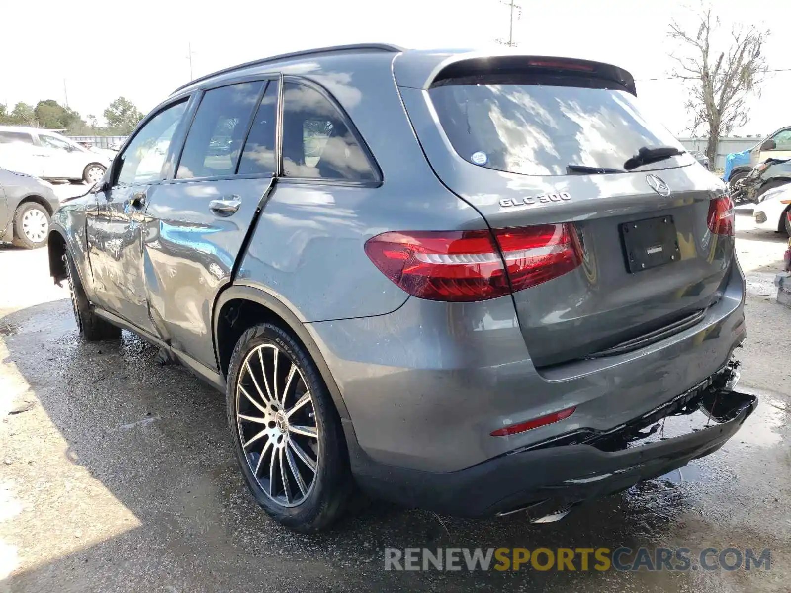 3 Photograph of a damaged car WDC0G4JB4KF605801 MERCEDES-BENZ GLC-CLASS 2019