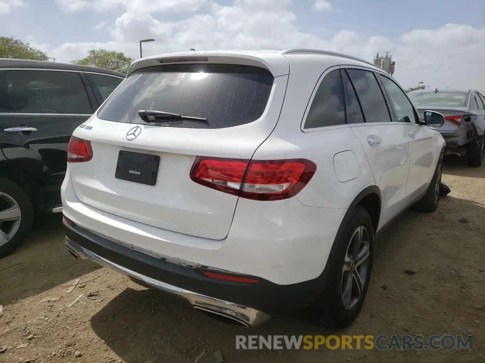 4 Photograph of a damaged car WDC0G4JB4KV128082 MERCEDES-BENZ GLC-CLASS 2019