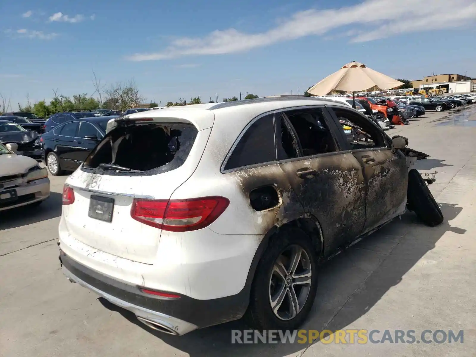 4 Фотография поврежденного автомобиля WDC0G4JB4KV137154 MERCEDES-BENZ GLC-CLASS 2019