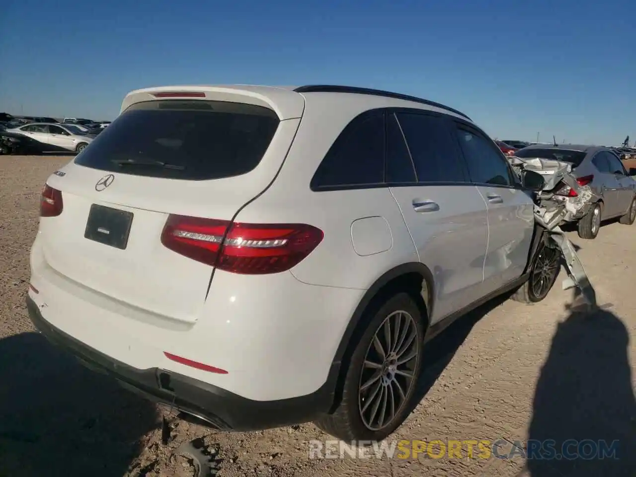 4 Фотография поврежденного автомобиля WDC0G4JB5KF608433 MERCEDES-BENZ GLC-CLASS 2019