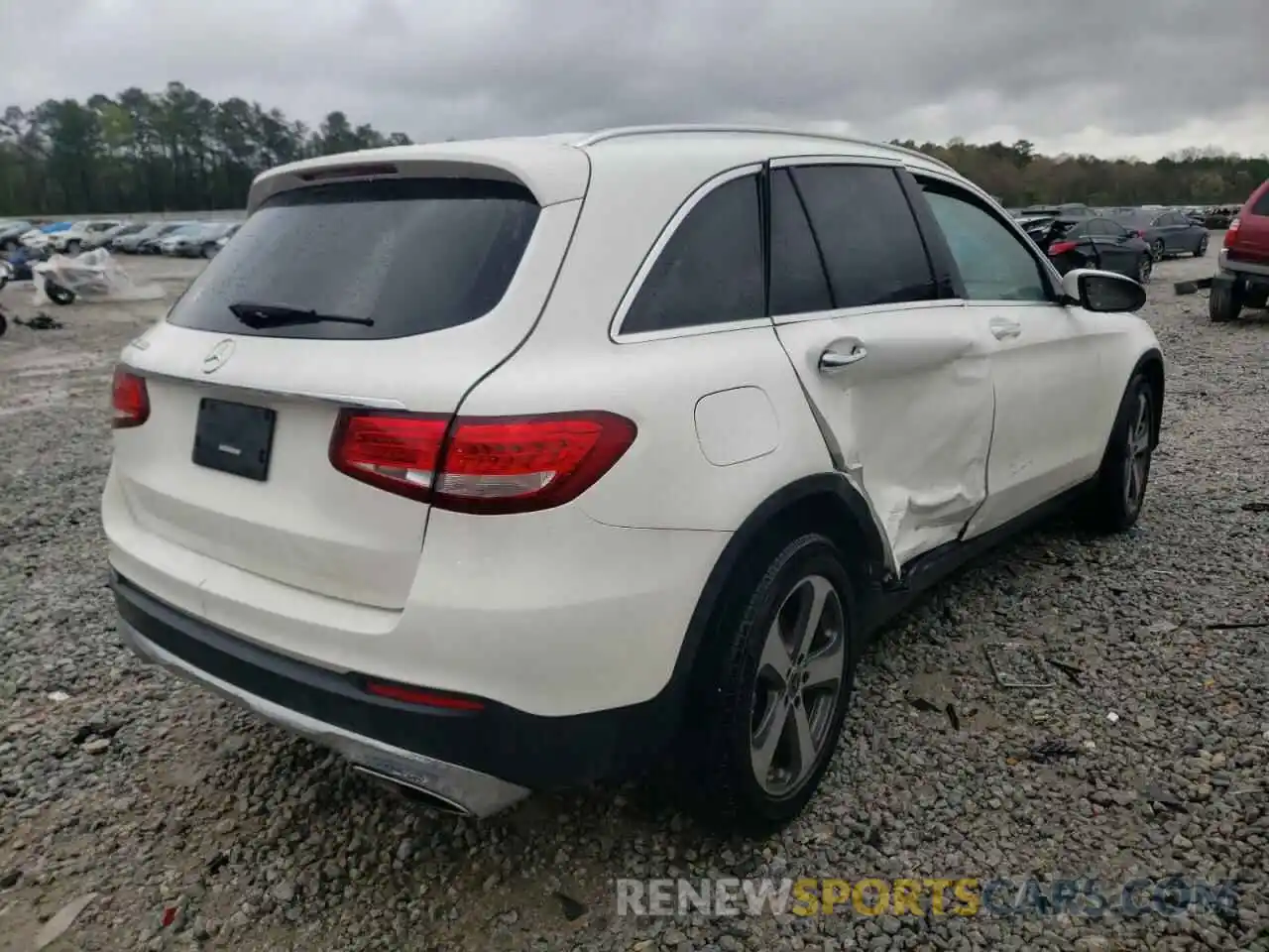 4 Photograph of a damaged car WDC0G4JB6KV127449 MERCEDES-BENZ GLC-CLASS 2019