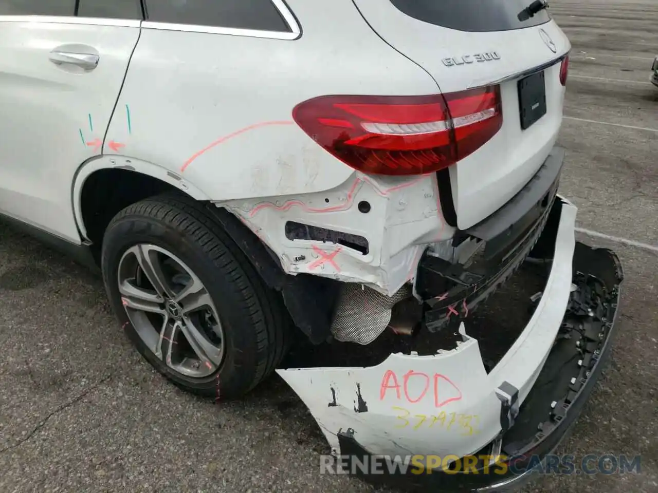 9 Photograph of a damaged car WDC0G4JB6KV189594 MERCEDES-BENZ GLC-CLASS 2019