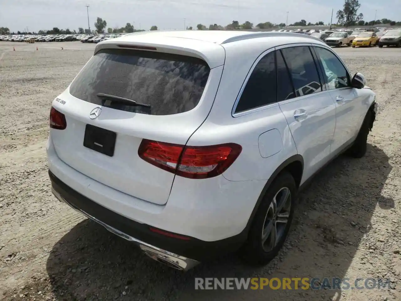 4 Photograph of a damaged car WDC0G4JB7KF572132 MERCEDES-BENZ GLC-CLASS 2019