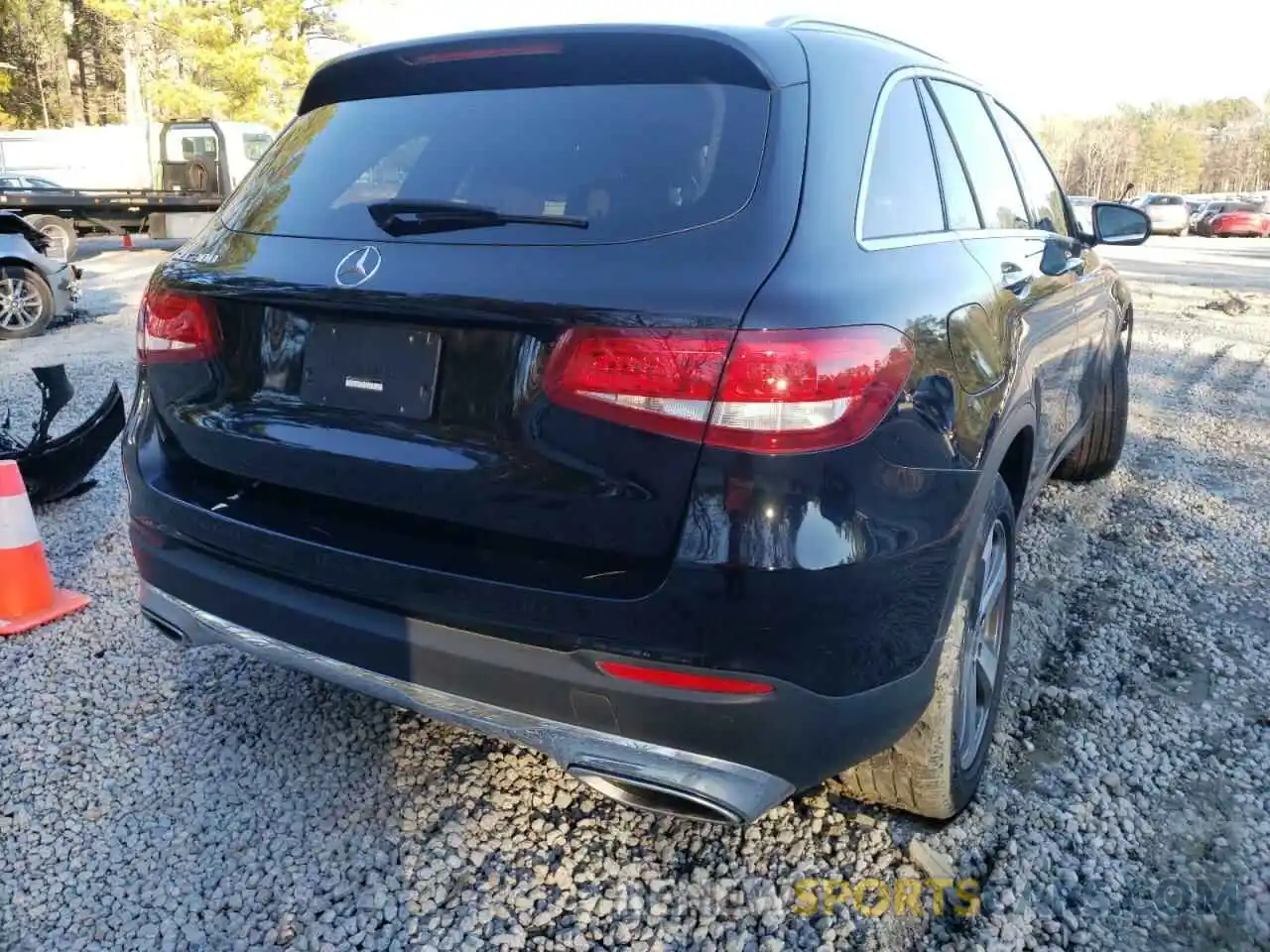 4 Photograph of a damaged car WDC0G4JB7KV130361 MERCEDES-BENZ GLC-CLASS 2019