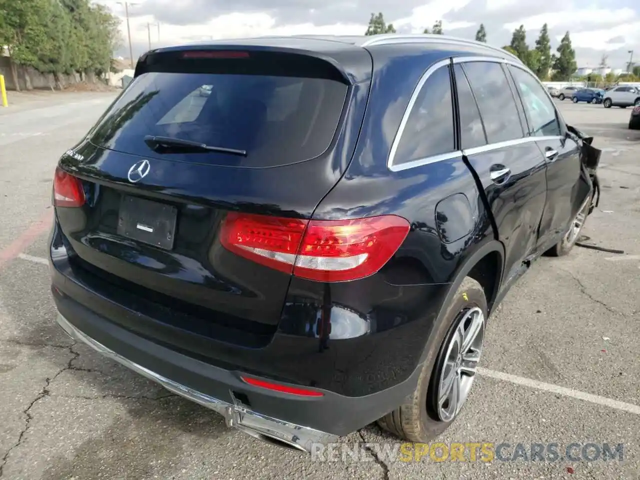 4 Photograph of a damaged car WDC0G4JB7KV169435 MERCEDES-BENZ GLC-CLASS 2019