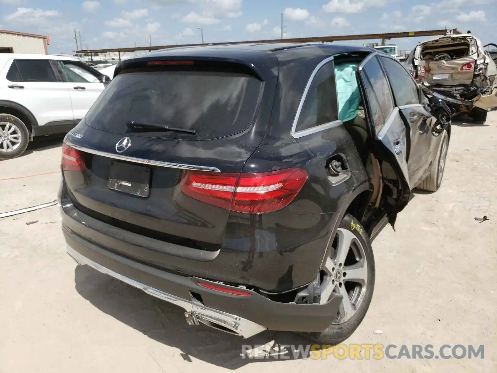 4 Photograph of a damaged car WDC0G4JB8KF543156 MERCEDES-BENZ GLC-CLASS 2019