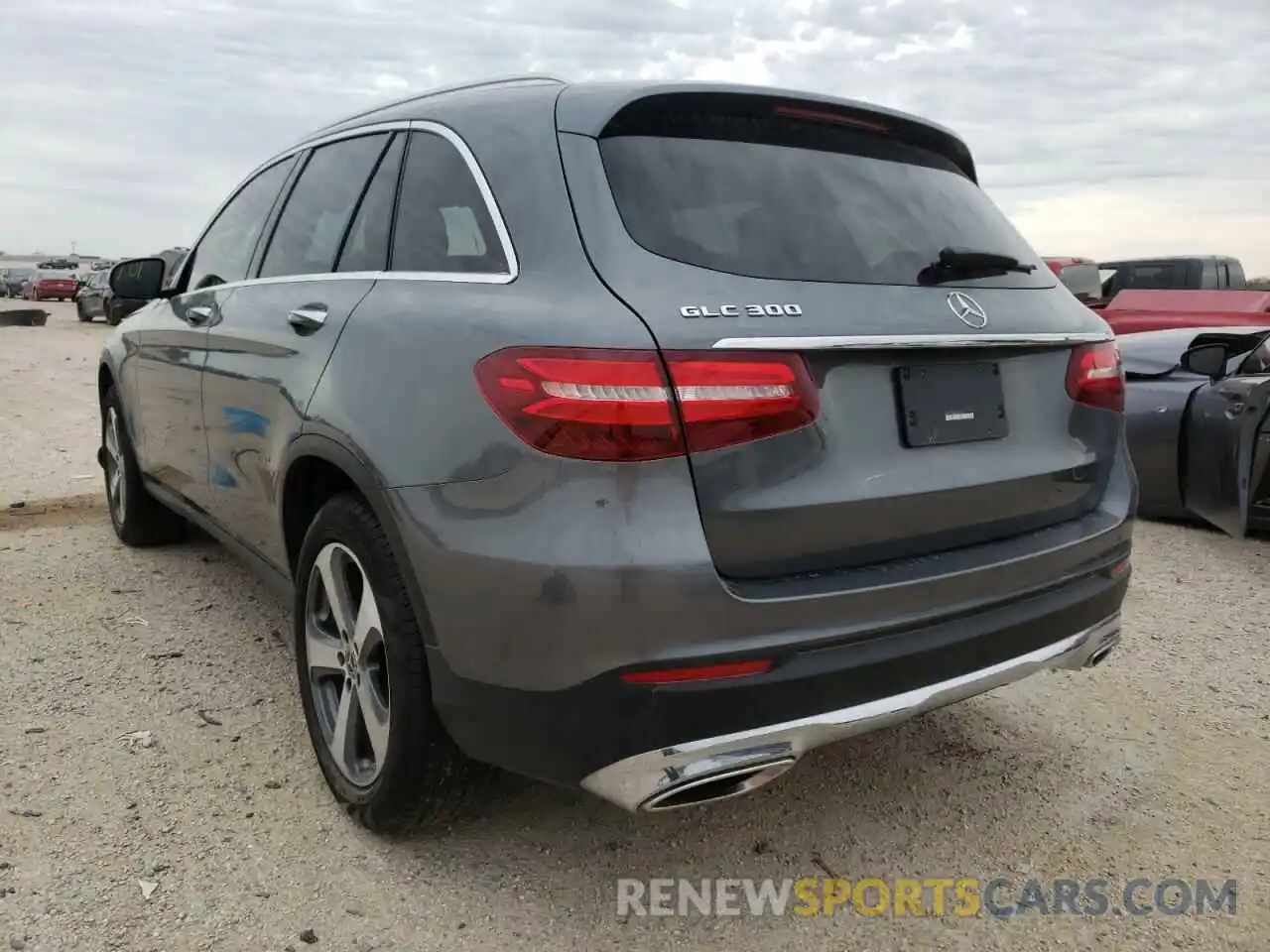 3 Photograph of a damaged car WDC0G4JB8KF586377 MERCEDES-BENZ GLC-CLASS 2019