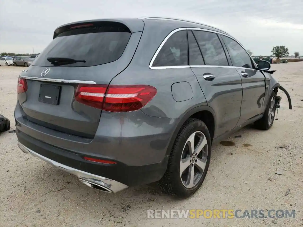 4 Photograph of a damaged car WDC0G4JB8KF586377 MERCEDES-BENZ GLC-CLASS 2019