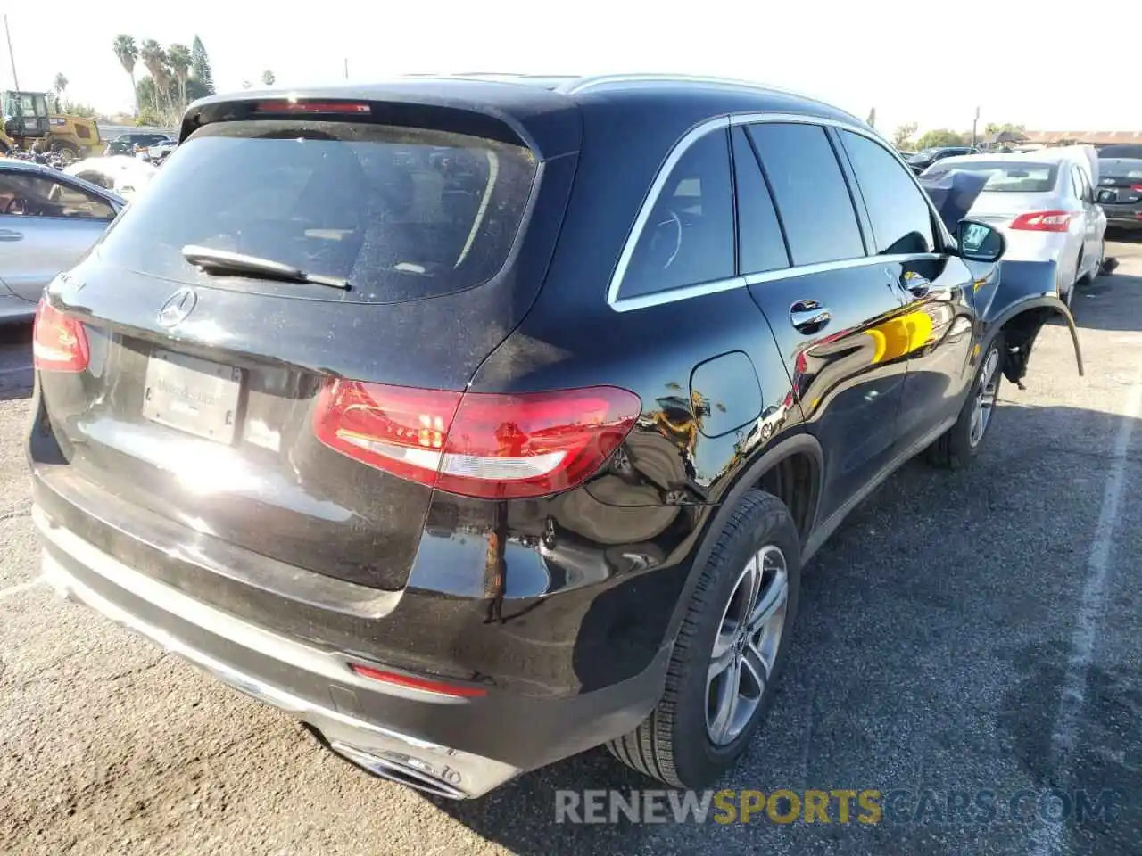 4 Photograph of a damaged car WDC0G4JB8KF599193 MERCEDES-BENZ GLC-CLASS 2019