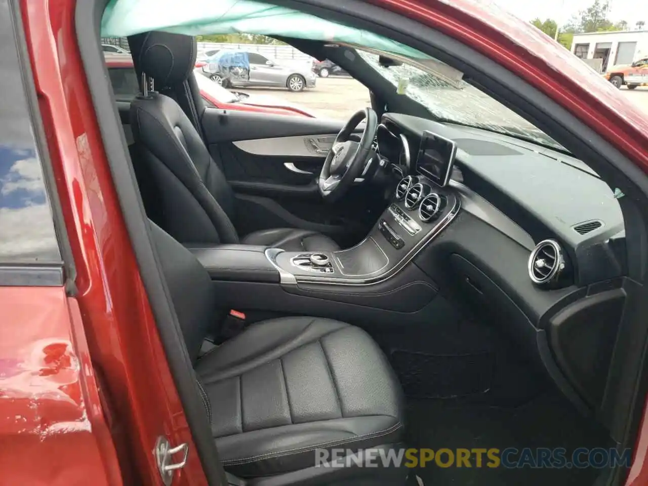 5 Photograph of a damaged car WDC0G4JB8KV159397 MERCEDES-BENZ GLC-CLASS 2019