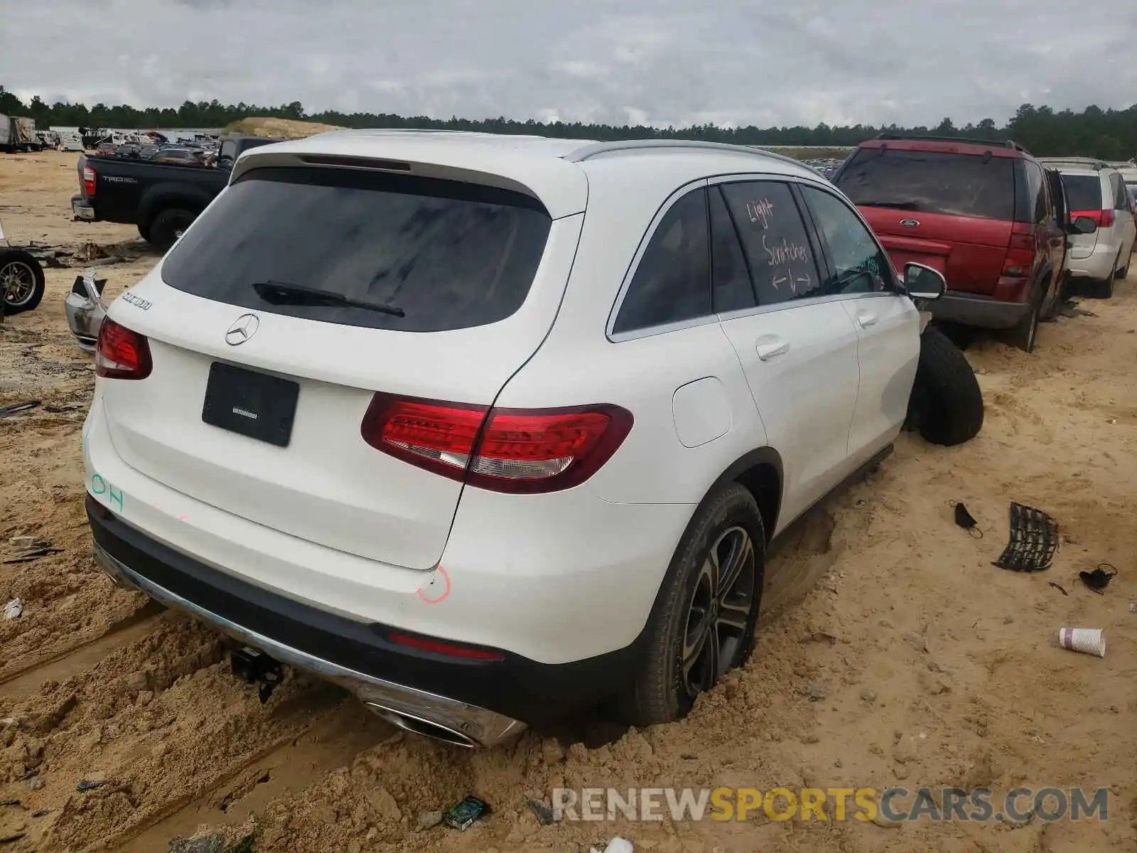 4 Photograph of a damaged car WDC0G4JB8KV165104 MERCEDES-BENZ GLC-CLASS 2019