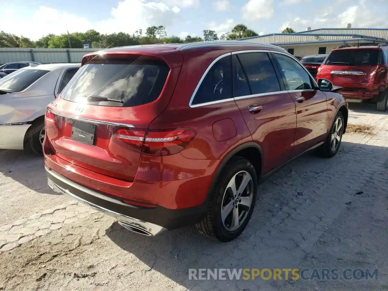 4 Photograph of a damaged car WDC0G4JB9KV154418 MERCEDES-BENZ GLC-CLASS 2019