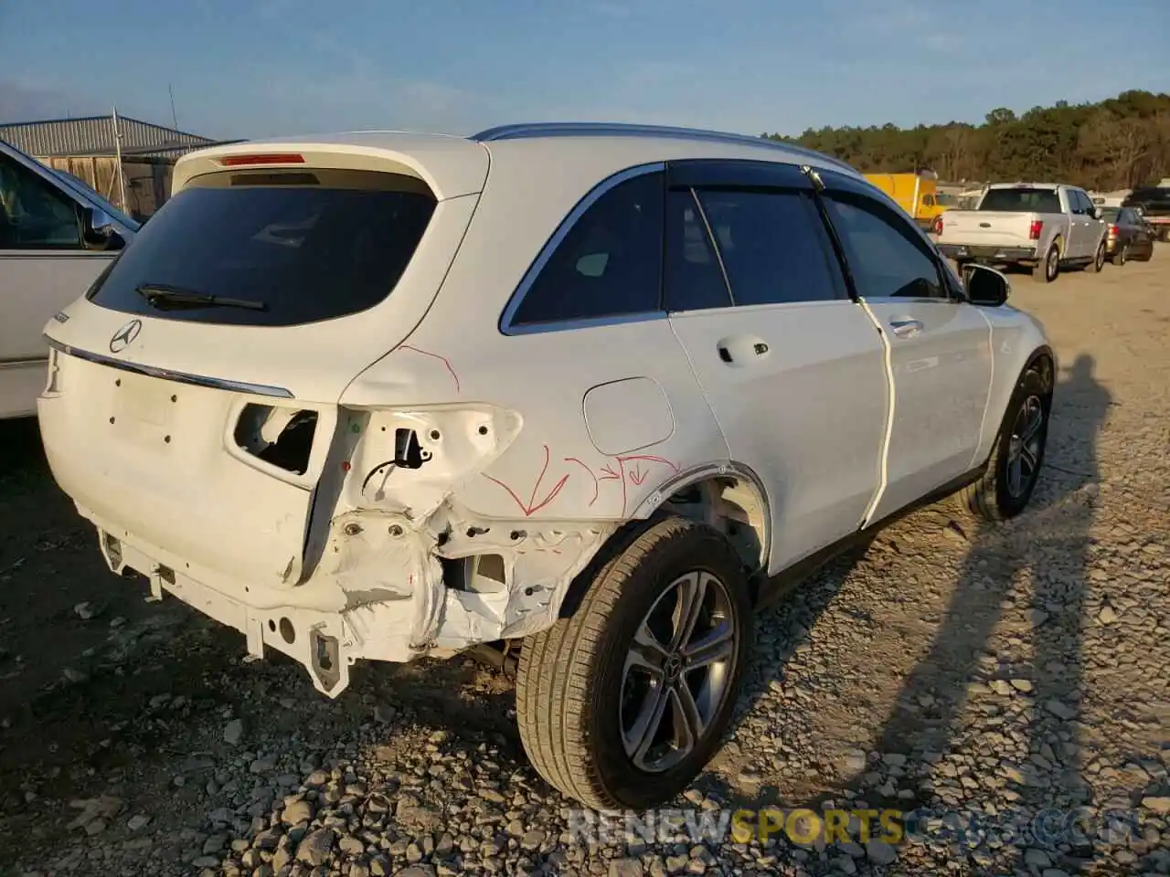 4 Photograph of a damaged car WDC0G4JBXK1005006 MERCEDES-BENZ GLC-CLASS 2019