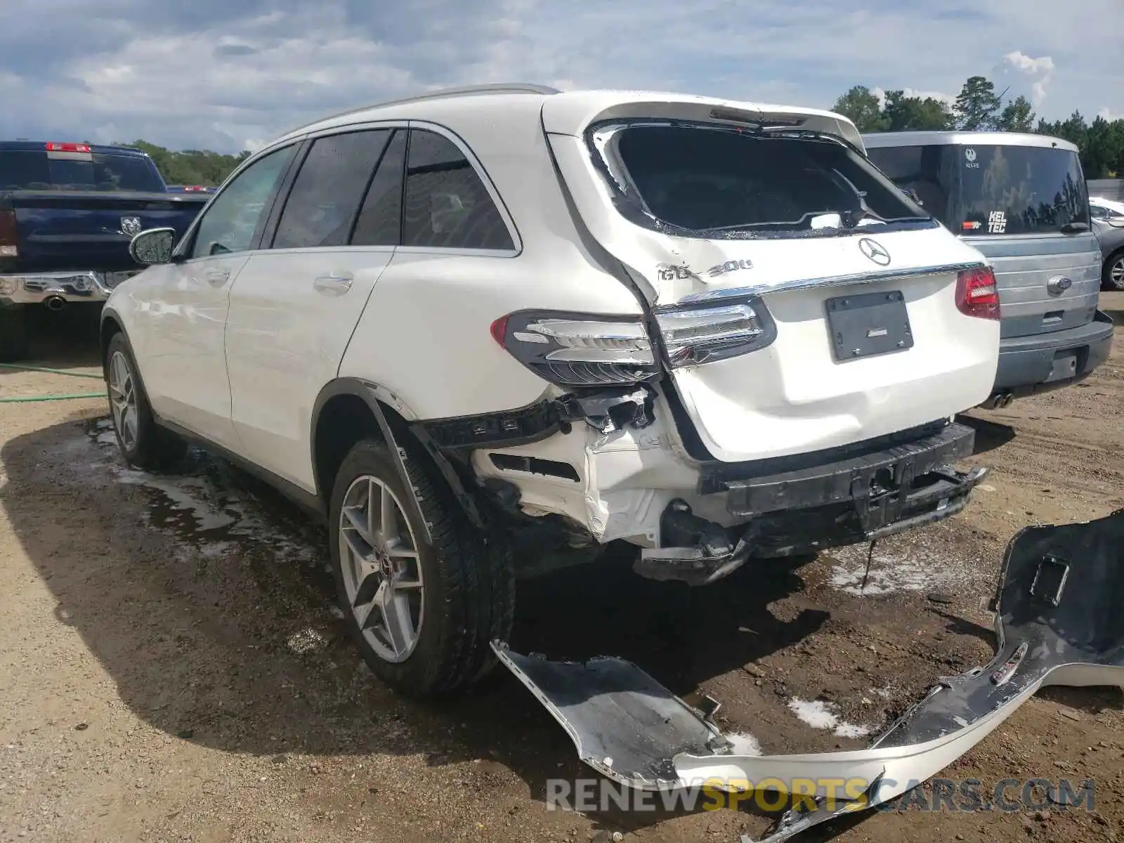 3 Photograph of a damaged car WDC0G4JBXKV126613 MERCEDES-BENZ GLC-CLASS 2019