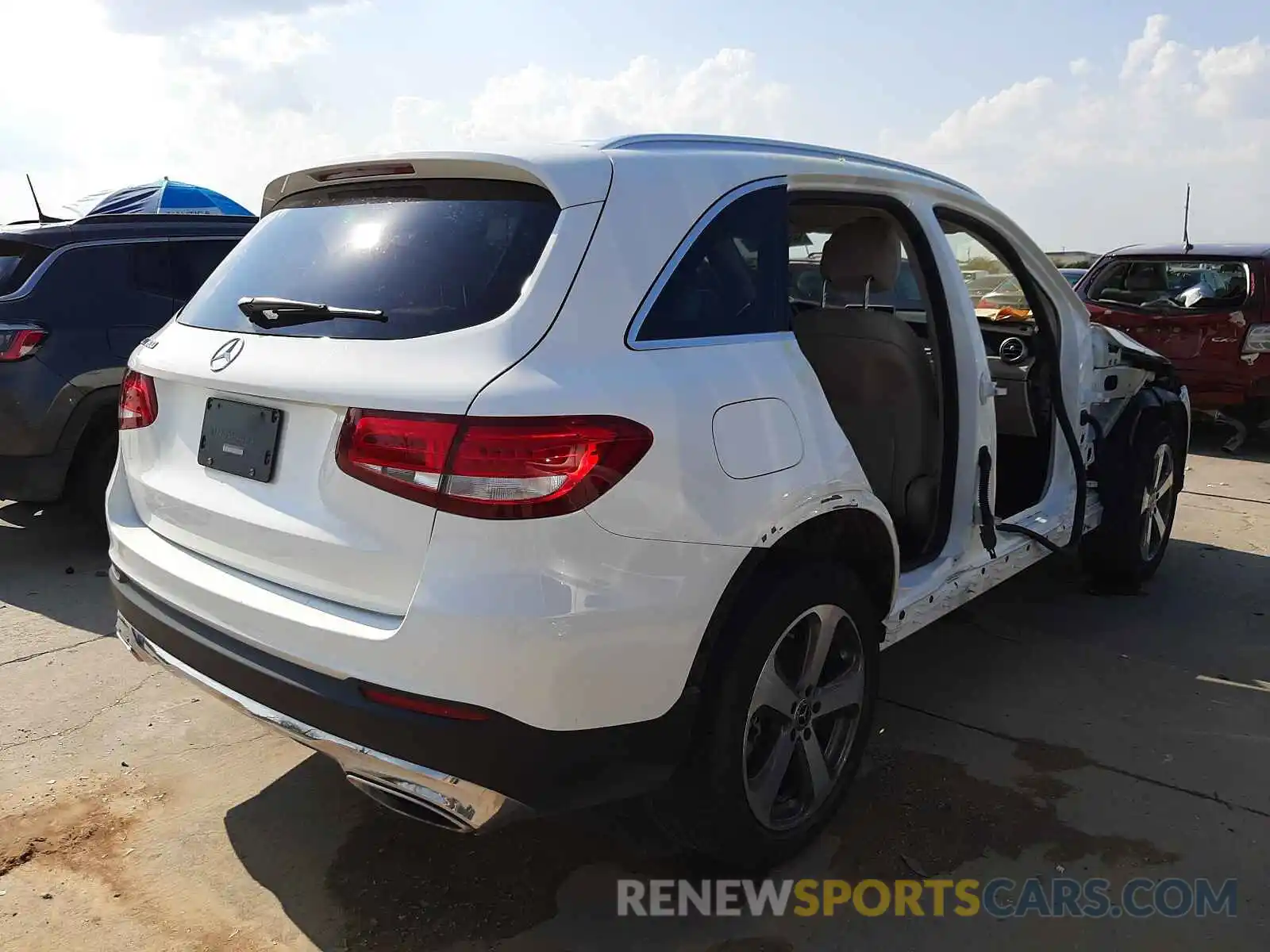 4 Photograph of a damaged car WDC0G4JBXKV138907 MERCEDES-BENZ GLC-CLASS 2019