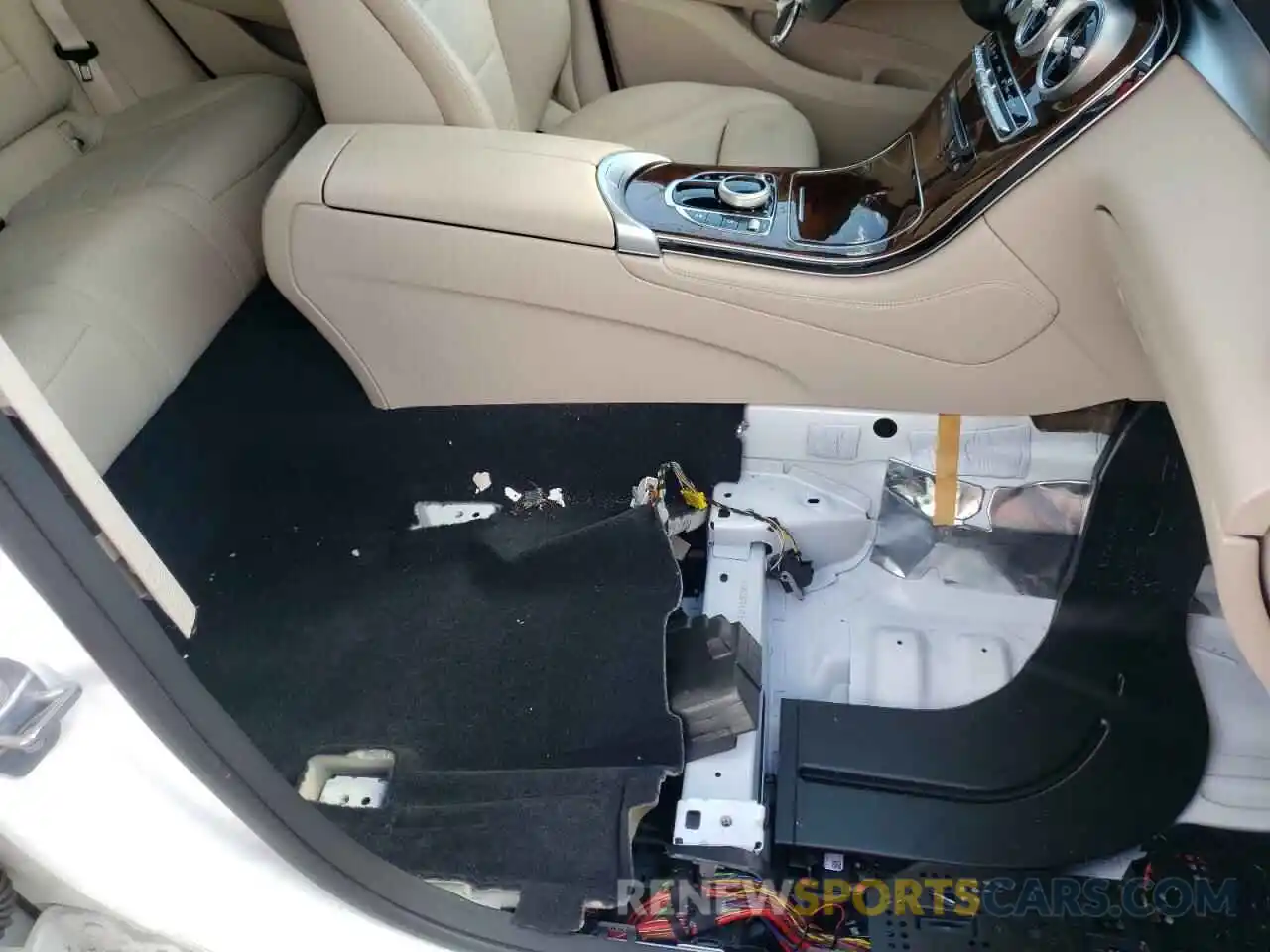 9 Photograph of a damaged car WDC0G4KB1KF605026 MERCEDES-BENZ GLC-CLASS 2019