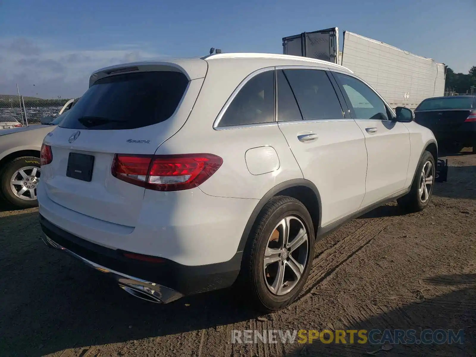 4 Photograph of a damaged car WDC0G4KB2KV174430 MERCEDES-BENZ GLC-CLASS 2019