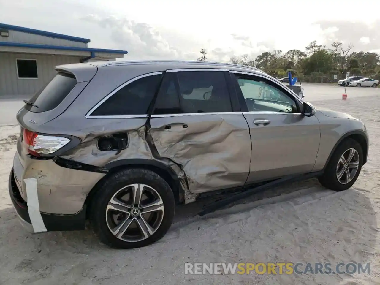 3 Photograph of a damaged car WDC0G4KB2KV175271 MERCEDES-BENZ GLC-CLASS 2019