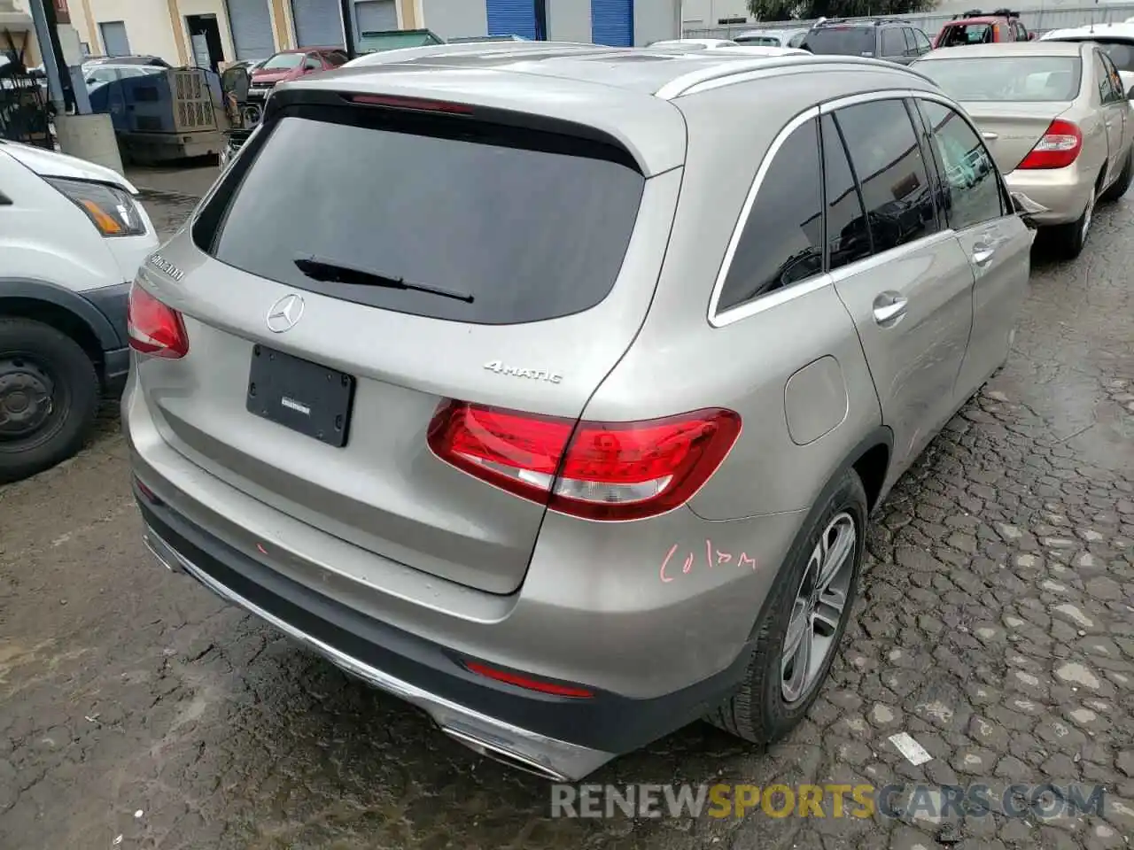 4 Photograph of a damaged car WDC0G4KB2KV195648 MERCEDES-BENZ GLC-CLASS 2019