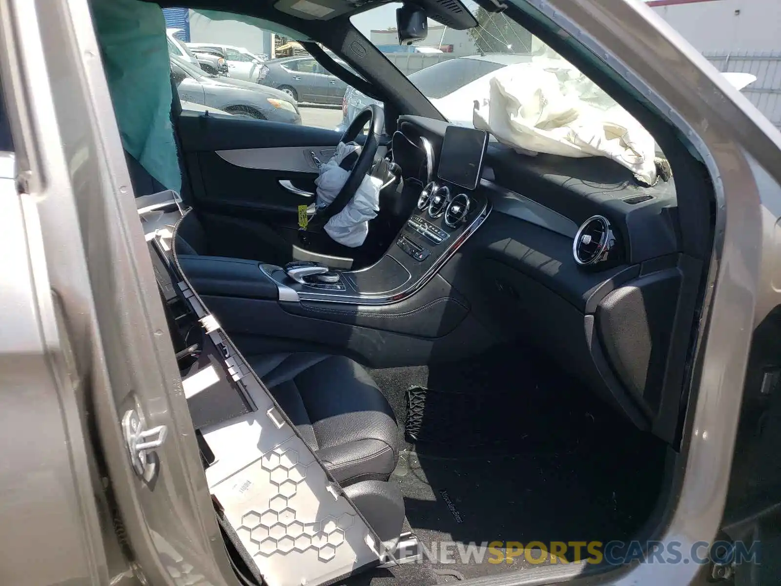 5 Photograph of a damaged car WDC0G4KB3KV135667 MERCEDES-BENZ GLC-CLASS 2019